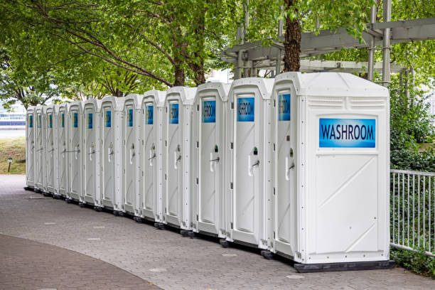 Porta potty delivery and setup in Owensville, IN